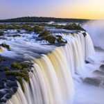 Iguazu Falls, on the border of Argentina and Brazil Hintergrundbild 2 Waterfall Theme für Windows 7