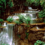 Waterfall in a forest, Huai Mae Khamin Waterfall, Khuean Srinagarindra National Park, Kanchanaburi Province, Thailand Hintergrundbild 7 Waterfall Theme für Windows 7