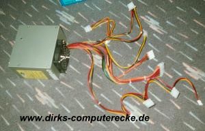 Netzteil mit Kabelsträngen