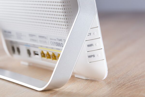 WLAN-Netzwerk über Router WLAN-Netzwerk über Router
