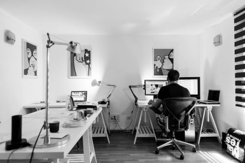 stylischer Computer-Arbeitzplatz