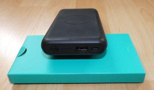 ravpower wireless powerbank rp pb081 02 RAVPower 10000mAh 5W RP-PB081 Wireless Powerbank Anschlüsse