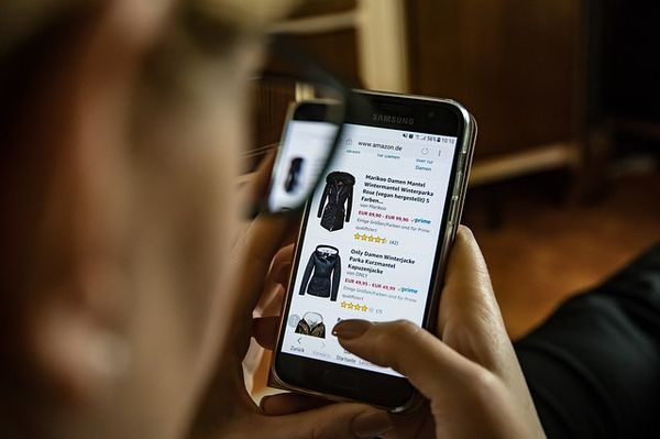 online-shopping-kleidung-handy