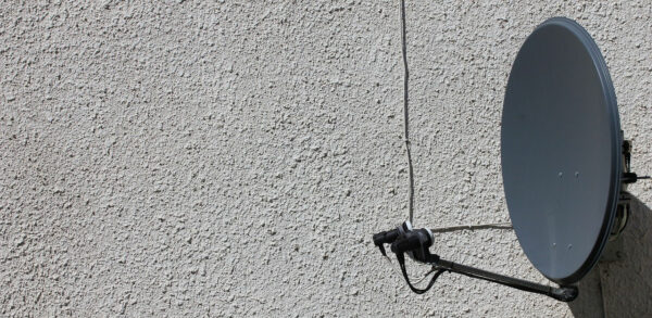 Fernsehempfang über SAT Receiver und Antenne