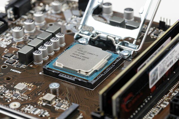 CPU, Mainboard und Computer im Online-Shop kaufen