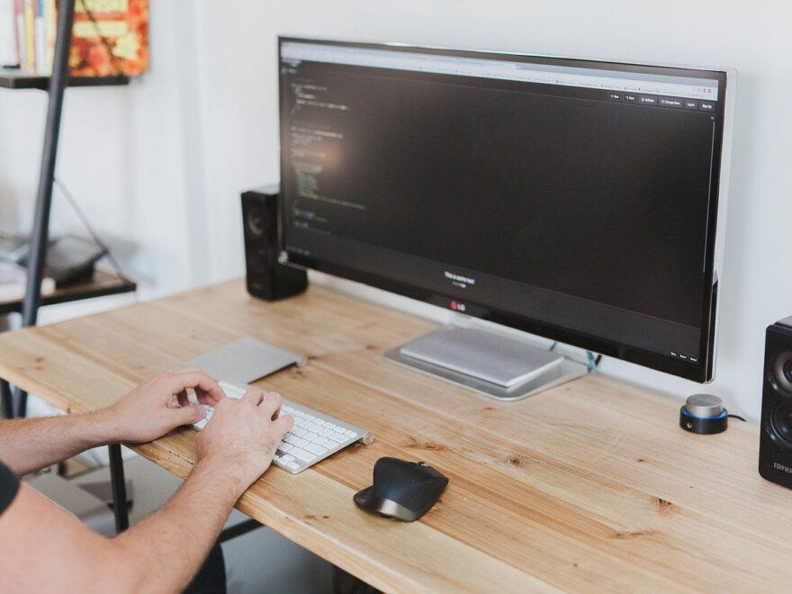 Monitor (144 Hz) mit schneller Reaktionszeit