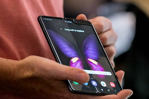 Tablet-Handy: Samsung Galaxy Fold mit 5G by verchmarco, on Flickr