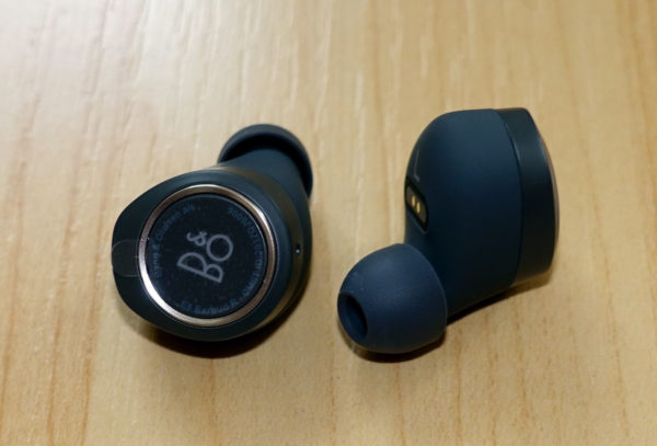 Bang und Olufsen Play Beoplay E8 Nahaufnahme Bang und Olufsen Play Beoplay E8 Nahaufnahme