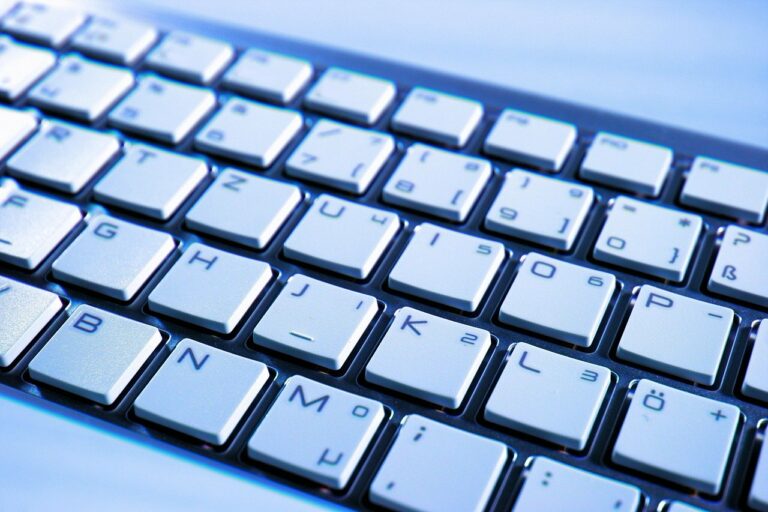 Kabelgebunden oder Wireless-Tastatur
