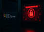 SQL Server vor Ransomware schützen – Illustration eines Serverraums mit digitaler Bedrohung
