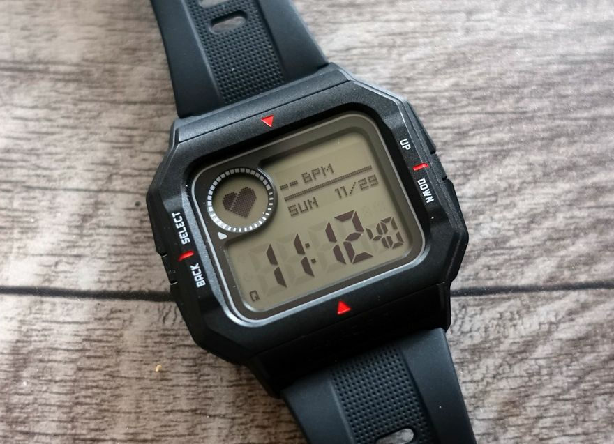 Amazfit Neo Smartwatch im Retro-Design
