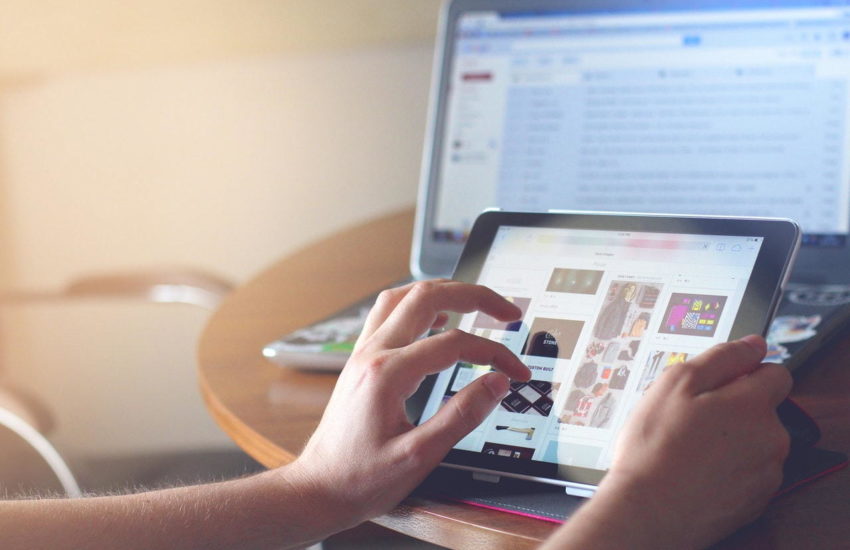 Tablets am Arbeitsplatz von Designern