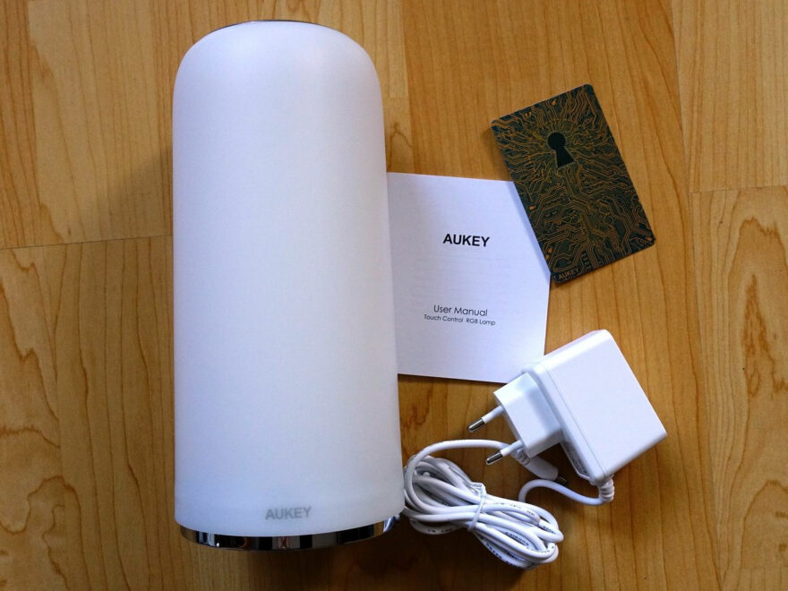aukey lt t7r rgb tischlampe 02 AUKEY LT-T7R RGB Tischlampe Lieferumfang