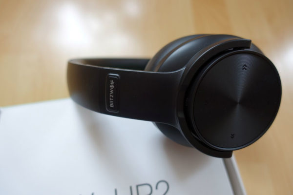 blitzwolf bw hp2 headset 05 Touch-Tasten am Blitzwolf Headset