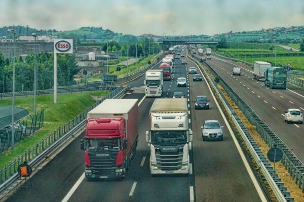 flottenmanagement autobahn strassenverkehr lkw smartes Flottenmanagement