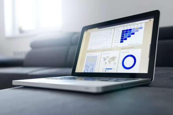 KPI-Dashboard auf Notebook