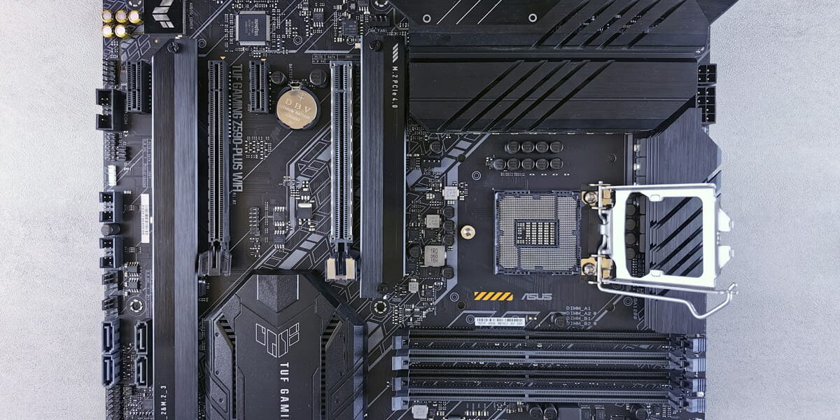Mainboard der TUF-Gaming-Serie mit offenem CPU-Sockel