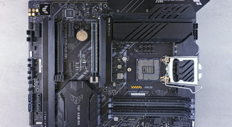 Mainboard der TUF-Gaming-Serie mit offenem CPU-Sockel