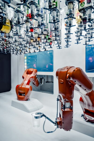 Was genau ist ein Cobot Cobots Roboter bei der Arbeit