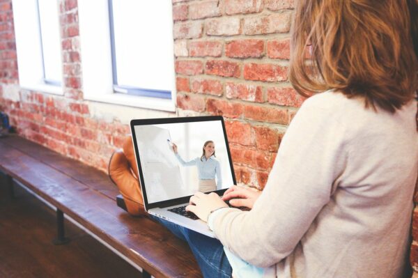 im Sommer ein Webinar durchführen