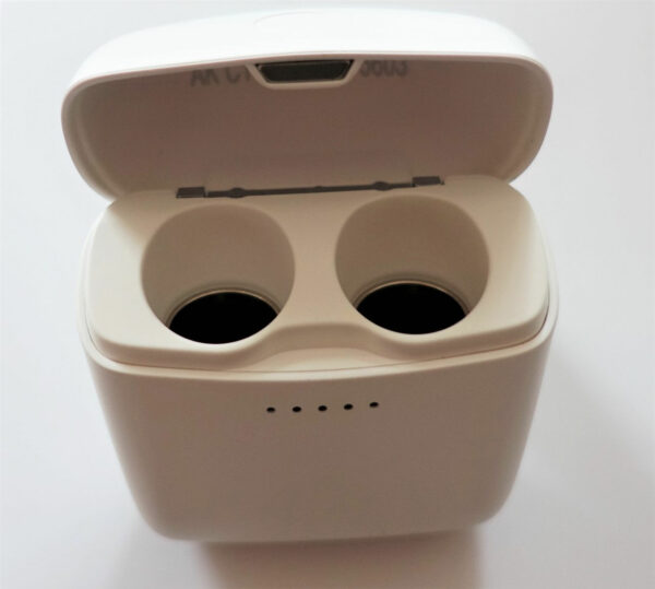 Cambridge Audio Melomania 1+ Ladecase Lade-Case mit der USB-C-Schnittstelle