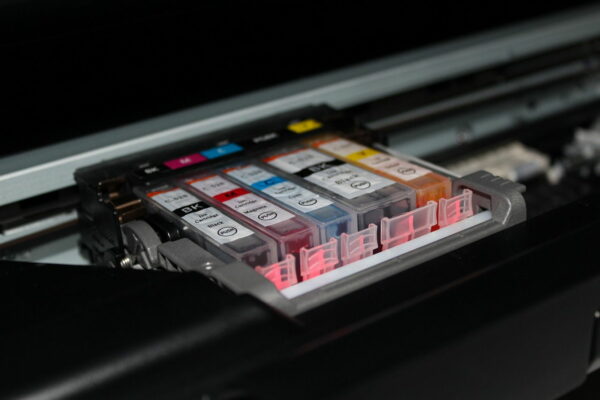 Druckerpatronen im Tintenstrahldrucker