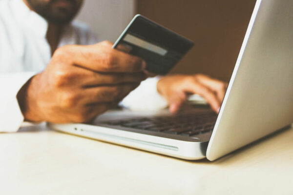 Geld ins Ausland transferieren