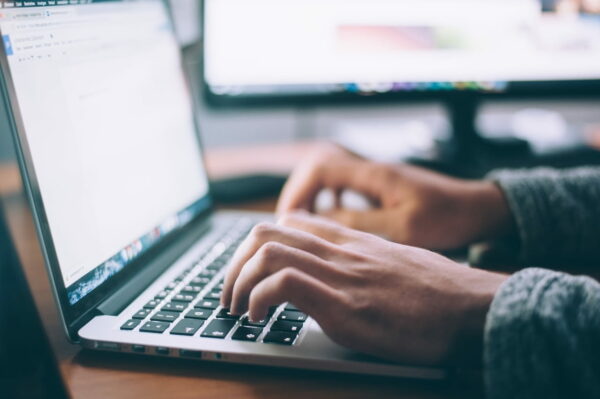 microsoft office arbeiten laptop Produktivität steigern mit Microsoft Office 2021 Professional