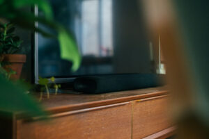 Smart Home Soundbar unter Fernseher