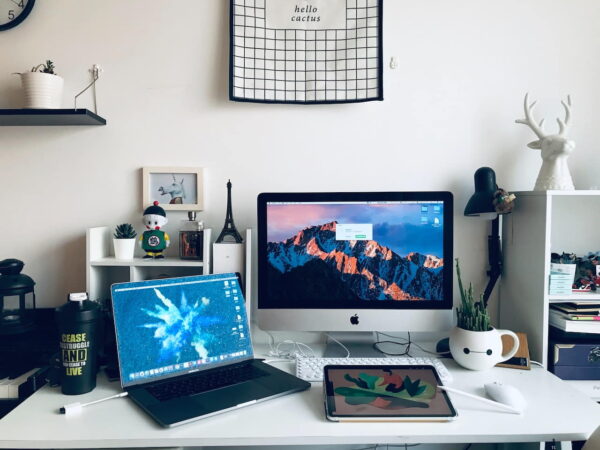Arbeitsplatz im Homeoffice Arbeitsplatz im Homeoffice