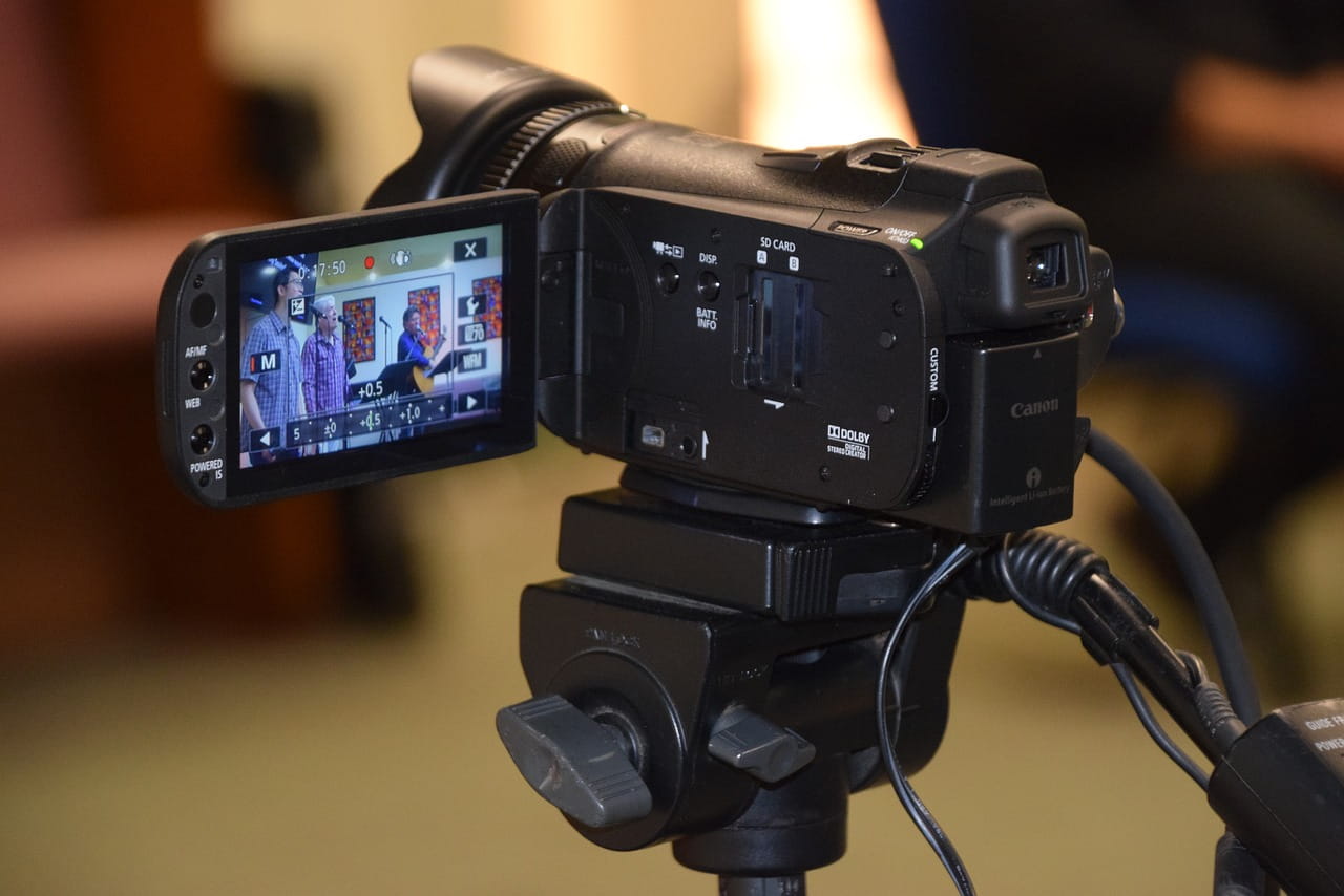 Camcorder auf Stativ
