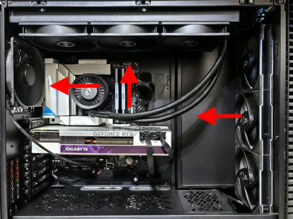 So platzierst du deine Lüfter für maximale Kühlung Optimale Positionierung der Lüfter im PC-Gehäuse für eine effiziente Kühlung mit markierten Luftwegen.