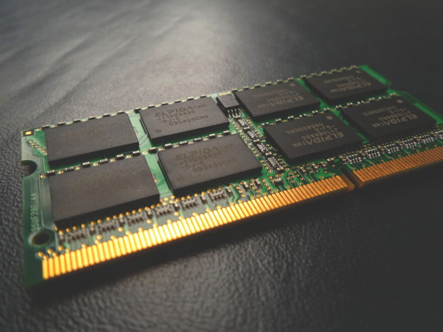DDR-SDRAM steht für Double Data Rate Synchronous Dynamic Random-Access Memory