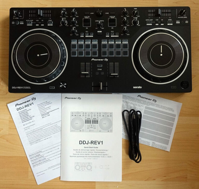 Pioneer DJ DDJ-REV1 Lieferumgang