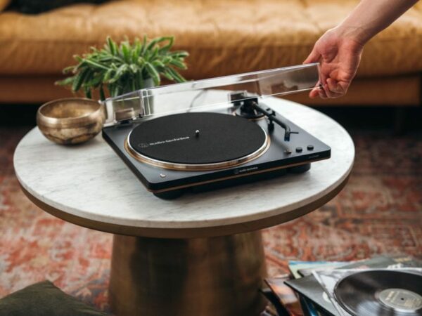 Audio-Technica AT-LP70xBT Plattenspieler