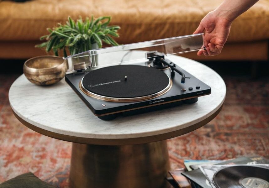 Audio-Technica AT-LP70xBT Plattenspieler