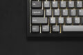 Tastatur mit sichtbarer STRG- und Z-Taste zur Veranschaulichung der Tastenkombination STRG+Z
