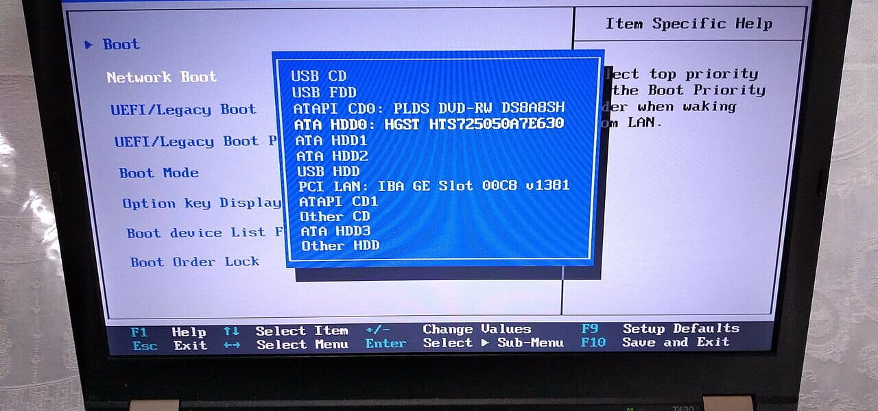Boot-Menü in einem UEFI/BIOS-Setup zur Auswahl der Startreihenfolge