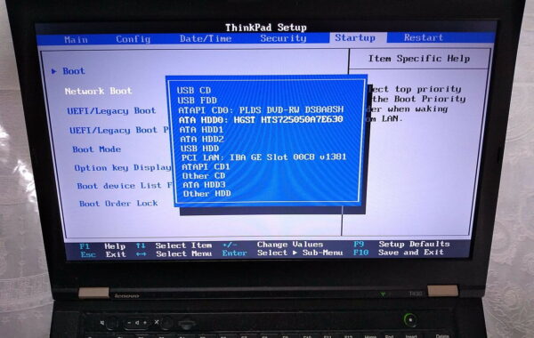 Boot-Menü in einem UEFI/BIOS-Setup zur Auswahl der Startreihenfolge