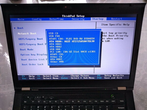 Boot-Menü in einem UEFI/BIOS-Setup zur Auswahl der Startreihenfolge
