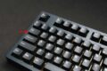 TAB Taste auf moderner Tastatur, links oberhalb der Caps-Lock-Taste markiert