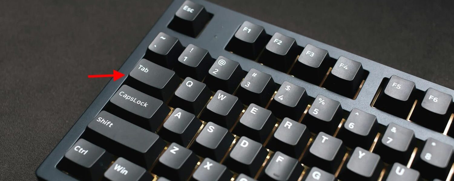 TAB Taste auf moderner Tastatur, links oberhalb der Caps-Lock-Taste markiert