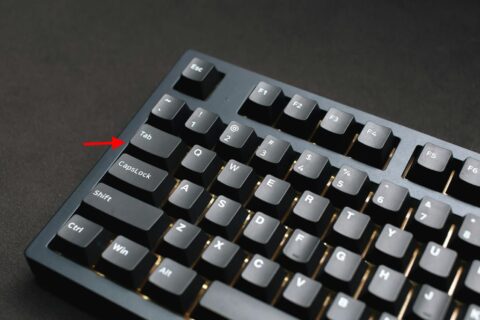 TAB Taste auf moderner Tastatur, links oberhalb der Caps-Lock-Taste markiert