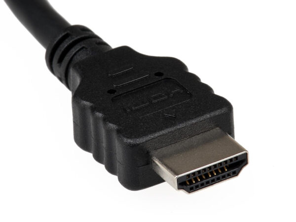 Monitorkabel prüfen – HDMI-Stecker Nahaufnahme für Anschlusskontrolle