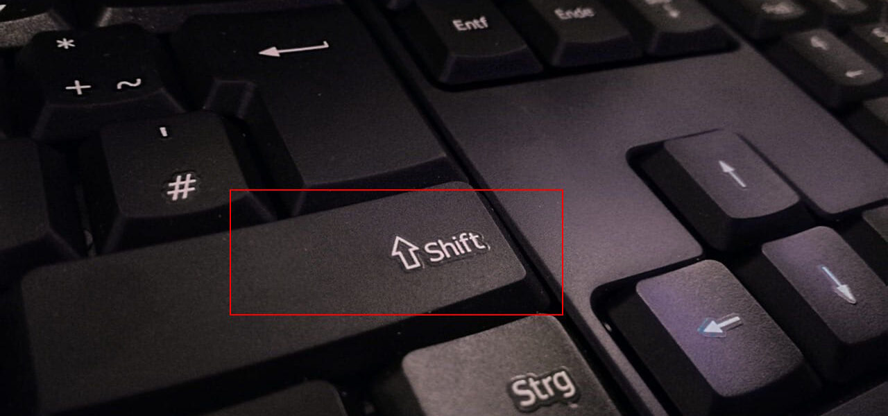 Umschalttaste (Shift) auf einer PC-Tastatur in typischer Position neben der Strg-Taste