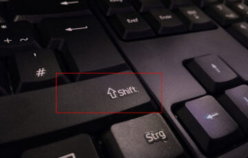 Umschalttaste (Shift) auf einer PC-Tastatur in typischer Position neben der Strg-Taste