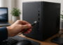 USB-Anschluss funktioniert nicht: USB-Kabel wird an einem Windows-PC geprüft