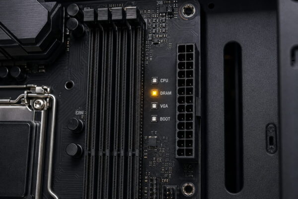 Mainboard startet nicht: Debug-LEDs für CPU, DRAM, VGA und BOOT auf einem Mainboard