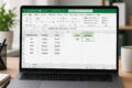 SVERWEIS in Excel mit Artikeltabelle, Formel und Suchergebnis auf einem Laptop